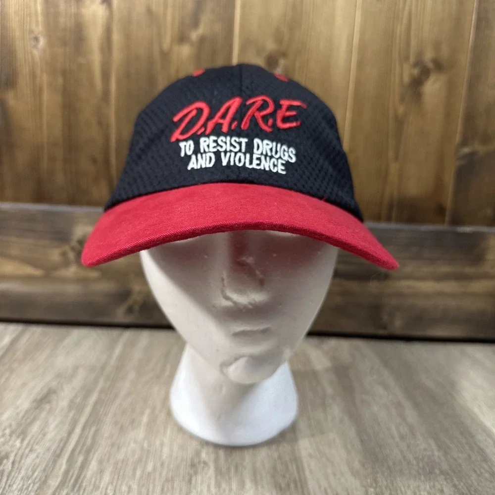 VTG NWOT RARE D.A.R.E. Classic mesh black red SnapBack hat Breathable 80 90s 00s